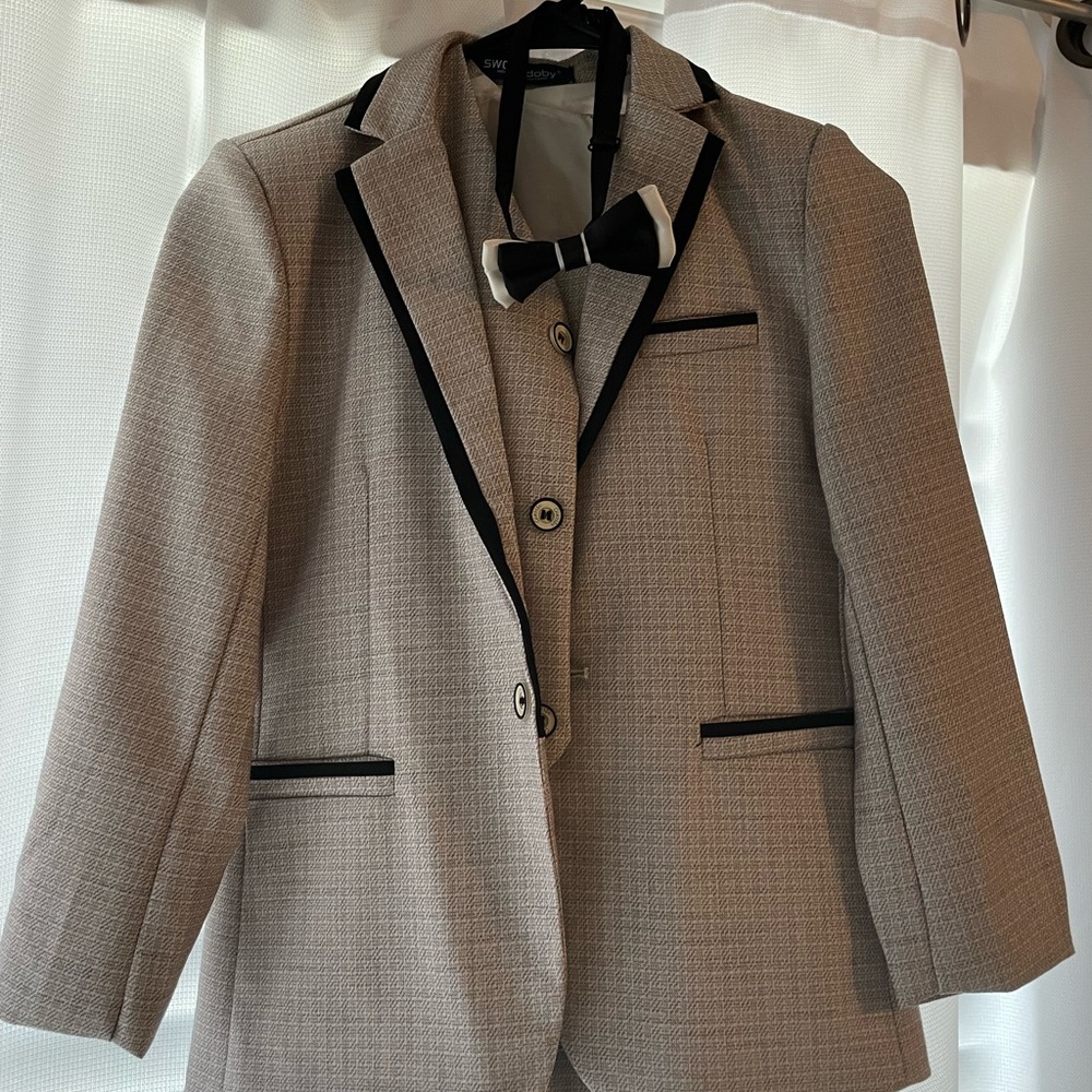 Boys 4 piece suit - black and white